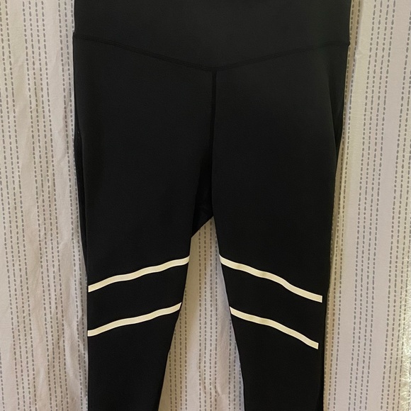 ZYIA Active Black Reflective Mesh Hi-Rise Legging 7/8 size 14-16 - Picture 1 of 4
